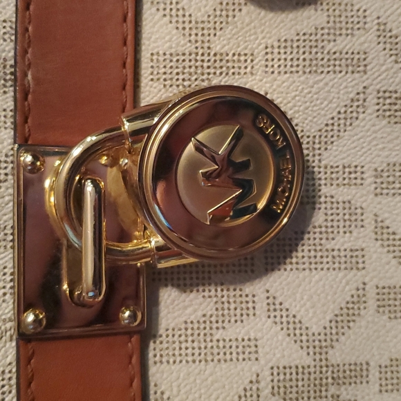 Michael KorsHamilton Monogram Signature Logo Medium - Picture 8 of 10